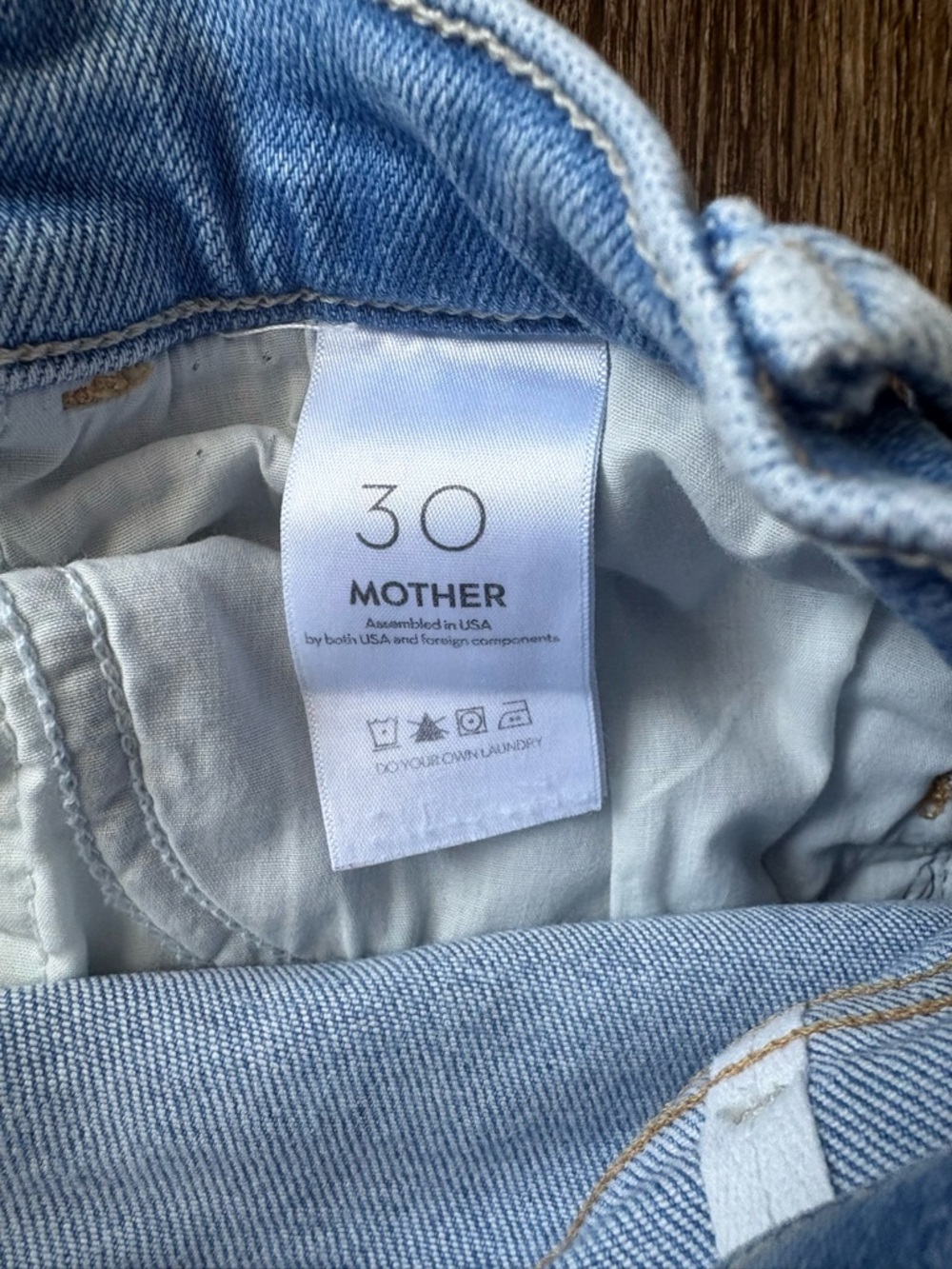 MOTHER Light Blue Frayed Ankle Crop Jeans in size 30 - Picture 7 of 16